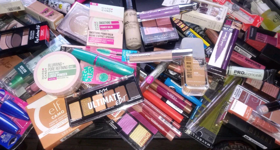 Mystery Beauty Box – 25 Name Brand Cosmetics (Random Assortment)