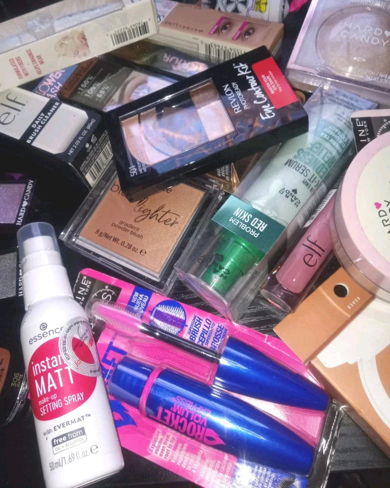 Mystery Beauty Box – 25 Name Brand Cosmetics (Random Assortment)